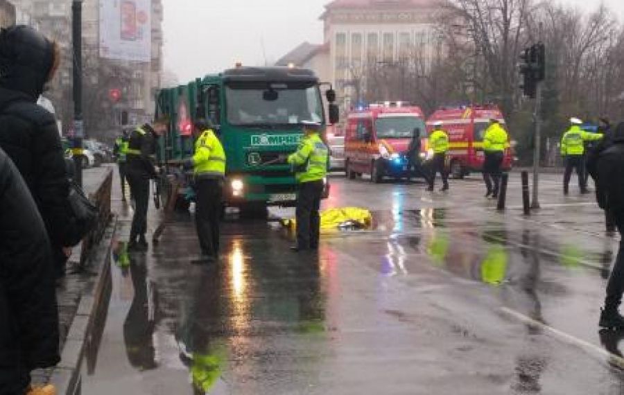 Accident tragic în Capitală: o femeie a murit lovită de o mașină de salubrizare