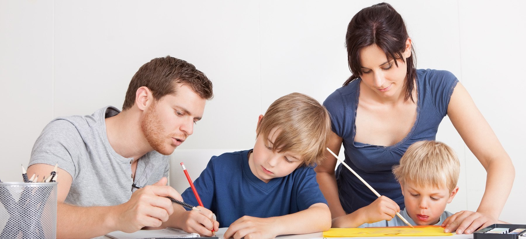 Lansată în consultare publică: Strategia Națională „Părinți educați, copii fericiți”!
