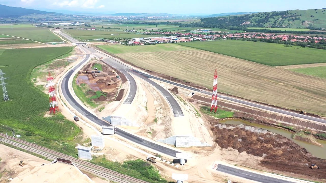 Când ar putea fi gata loturile 1 și 2 ale autostrăzii Sebeș-Turda/ Ce spune ministrul Transporturilor