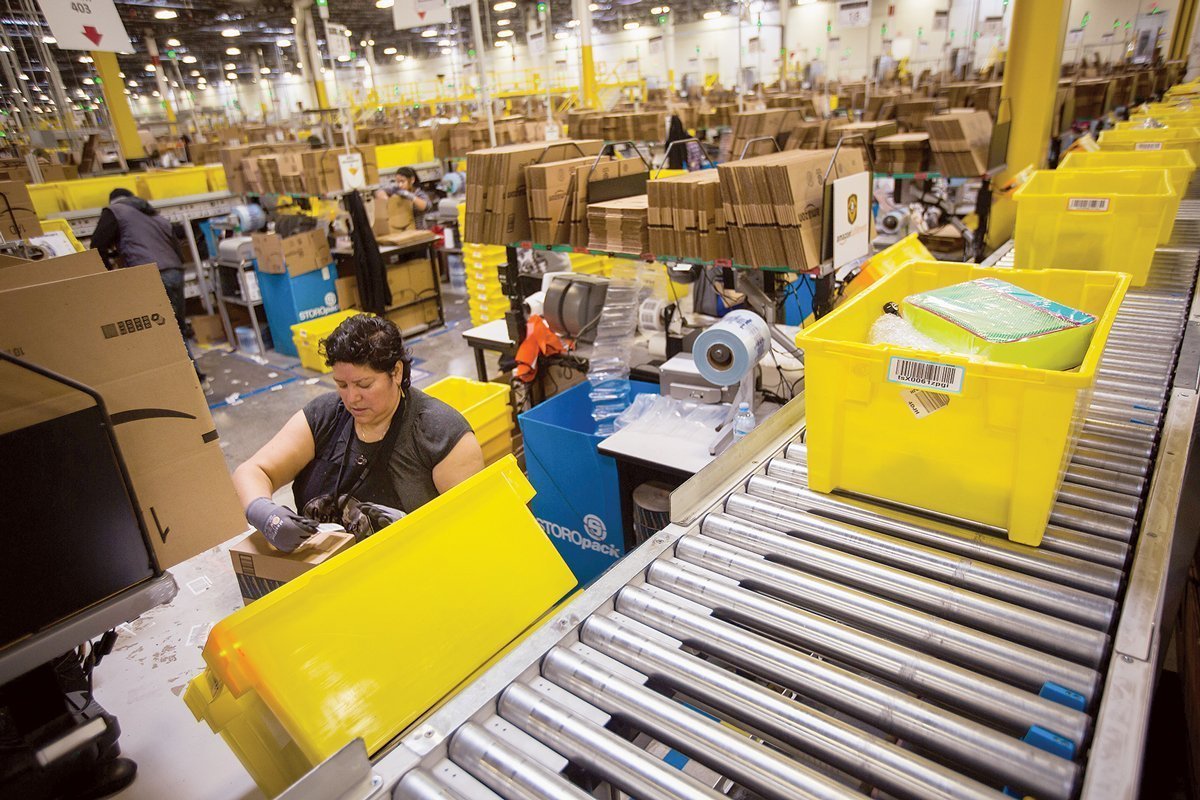 Amazon angajează încă 100.000 de oameni în Canada și SUA