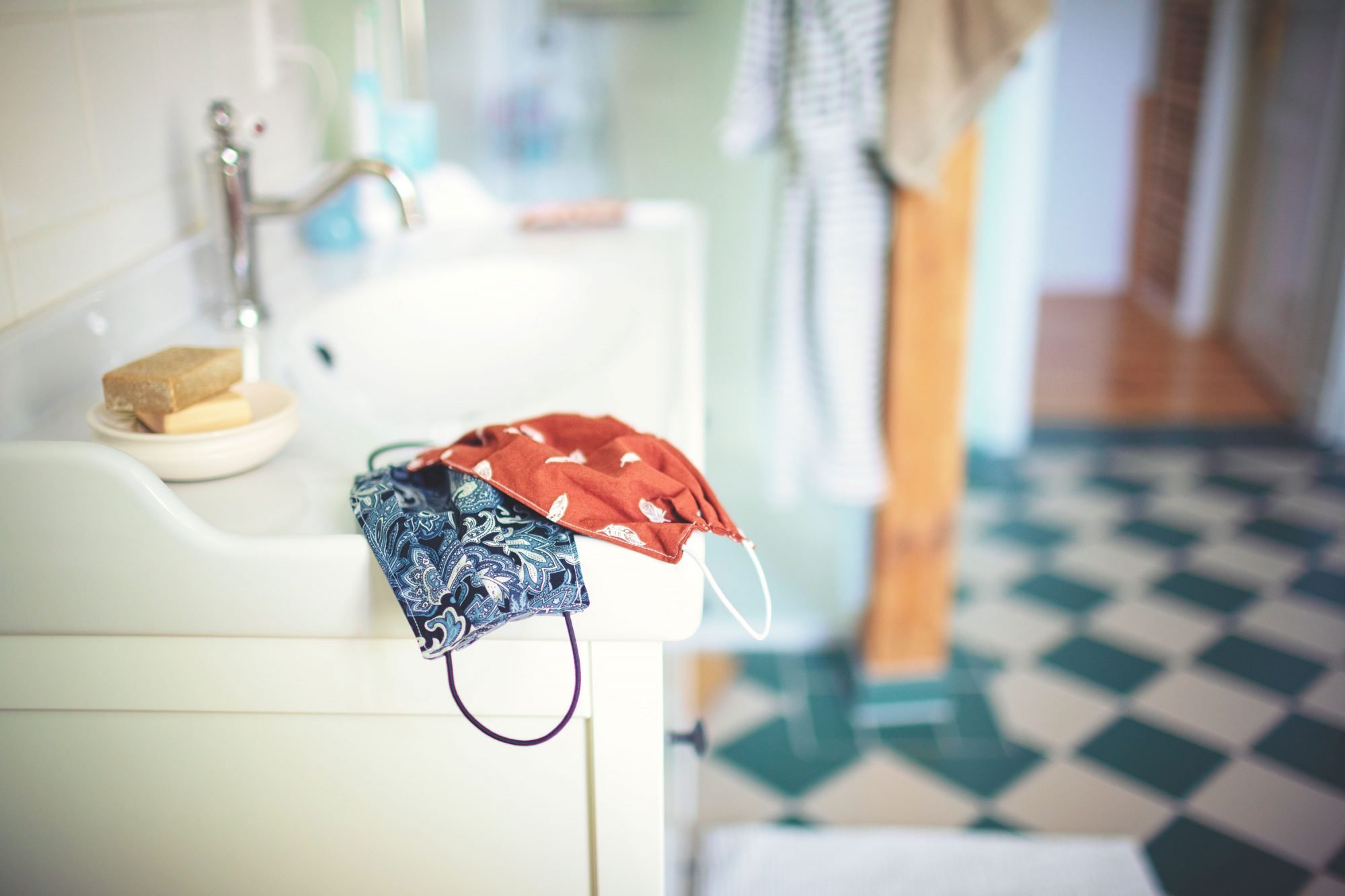 OMS: Recomandări privind purtarea măştilor textile