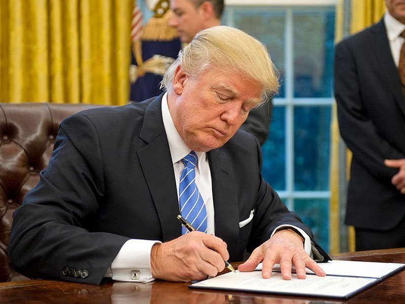 Ce fel de ORDINE executive va semna preşedintele Trump