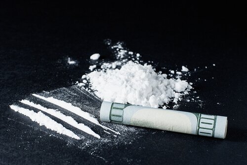 Peste 1,3 tone de cocaină depistate la bordul unui avion