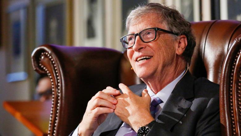 Renunță Bill Gates la avere?