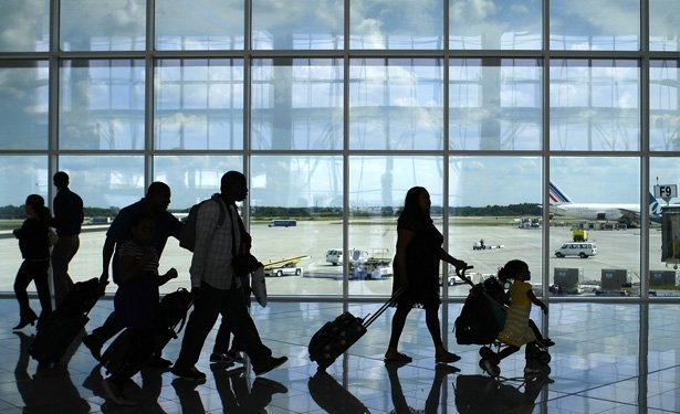 Aeroportul Otopeni a revenit abia la 40% din traficul de dinainte de COVID