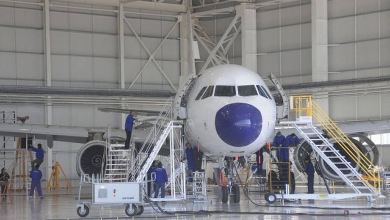 Aerostar Bacău a inaugurat un centru de mentenanţă pentru avioane civile