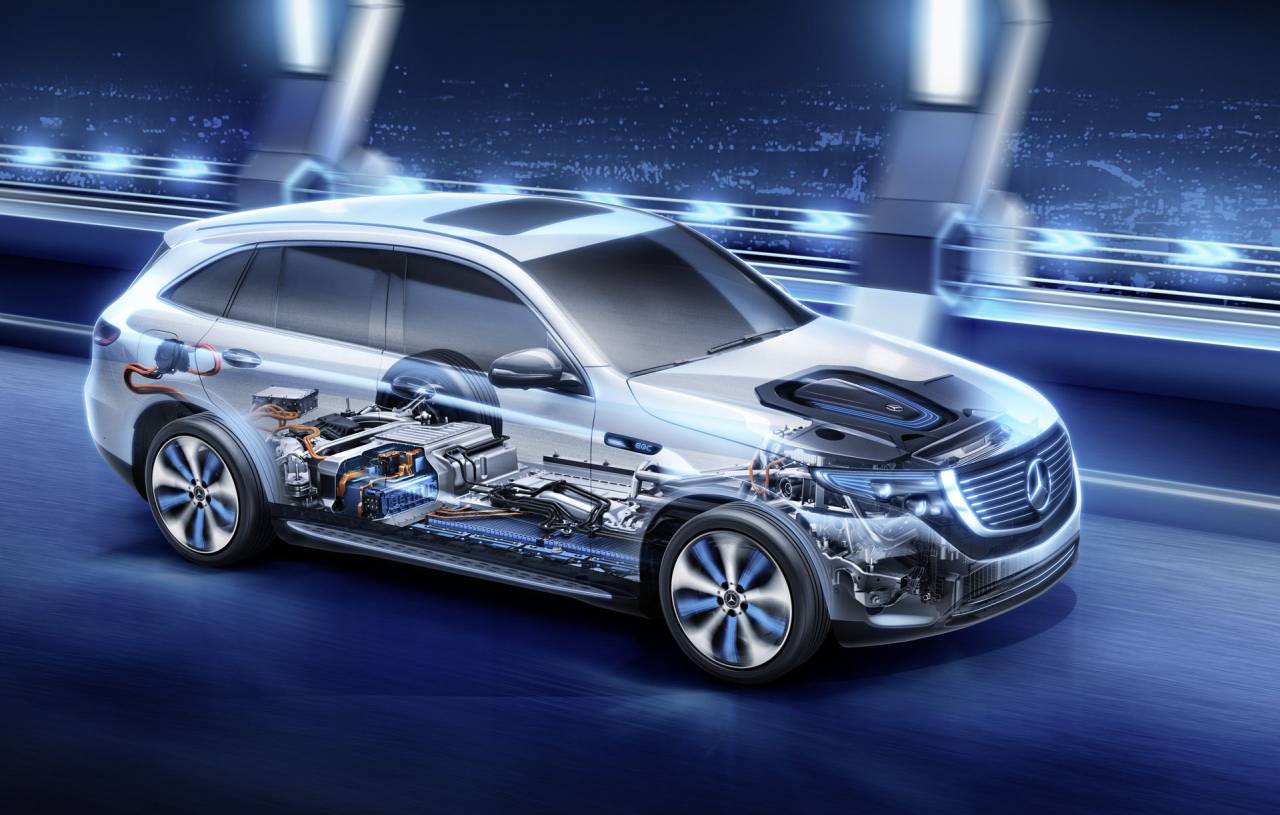 Mercedes va accelera trecerea la mașini complet electrice. Acum două luni dădea ca termen pentru schimbare anul 2030