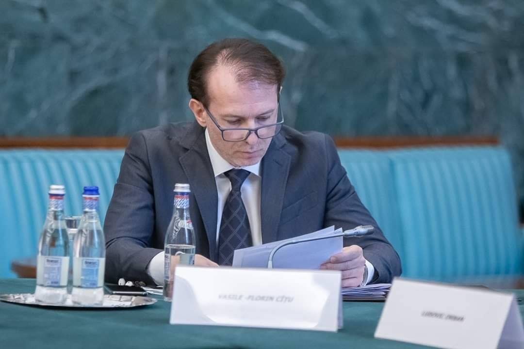 Premierul Florin Cîţu a semnat ordinul privind constituirea Comisiei pentru verificarea modului de raportare a deceselor COVID-19
