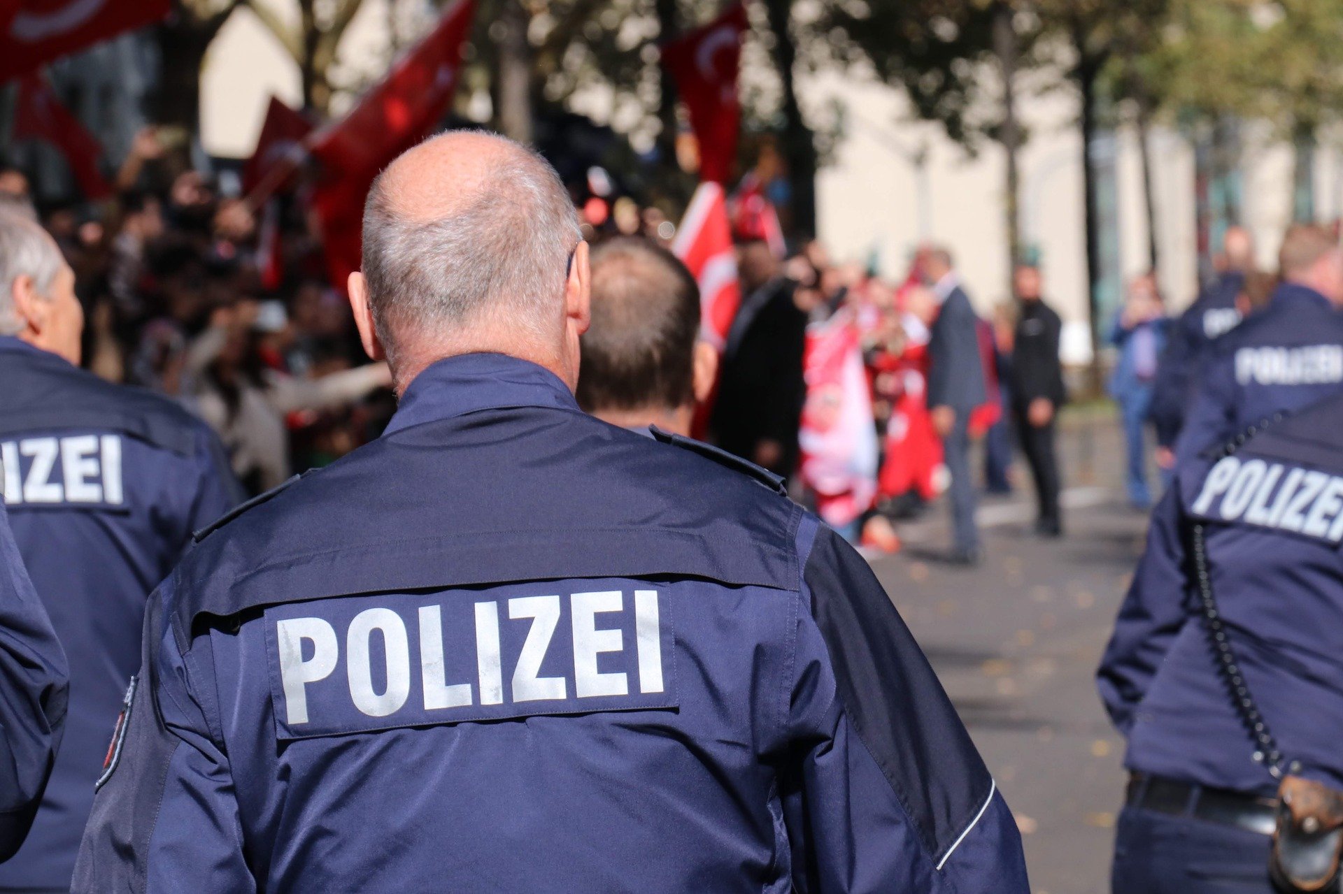 Contrabandă de muncitori ilegali din Estul Europei: Poliția germană face percheziții