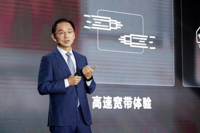 Ryan Ding, directorul executiv Huawei: Experiențele inteligente oferă noi oportunităţi
