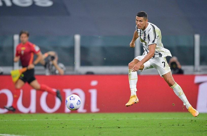 Cristiano Ronaldo a ieșit din nou pozitiv cu COVID-19. Portughezul va rata confruntarea cu Messi