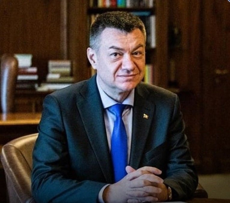 Ministrul Culturii: „Vaccinarea în România nu este obligatorie, atunci trebuie să avem în vedere și respectarea liberului acces la fenomenul cultural”