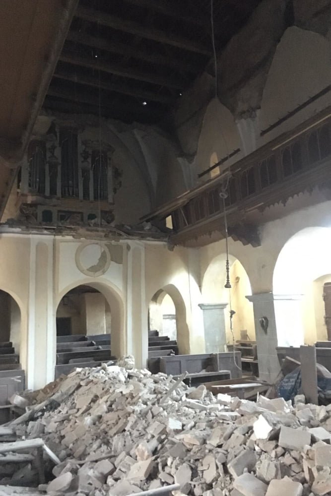 Tavanul bisericii fortificate din Alțâna s-a prăbușit