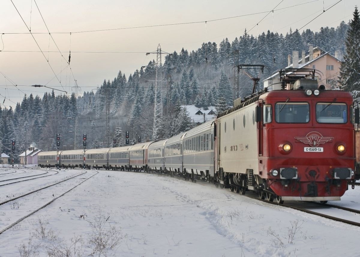 Mersul trenurilor. Întârzieri în vestul țării din cauza ninsorilor