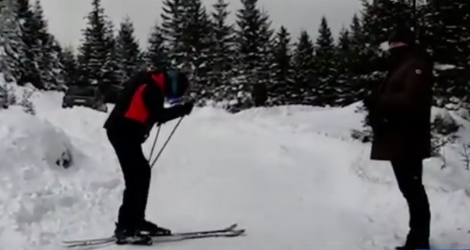 Klaus Iohannis, surprins la schi în Păltiniș. PSD, atac furtunos VIDEO