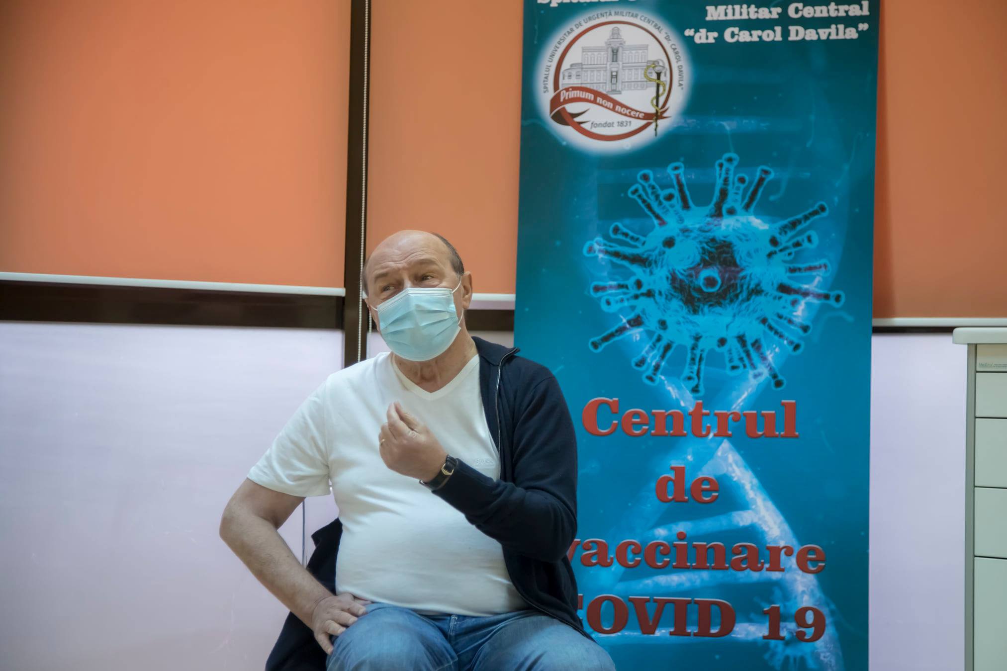 Traian Băsescu s-a vaccinat împotriva coronavirusului
