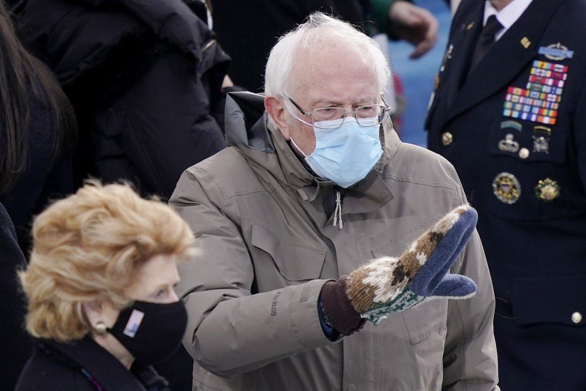 Mănușile lui Bernie Sanders: „Privilegiul omului alb!”
