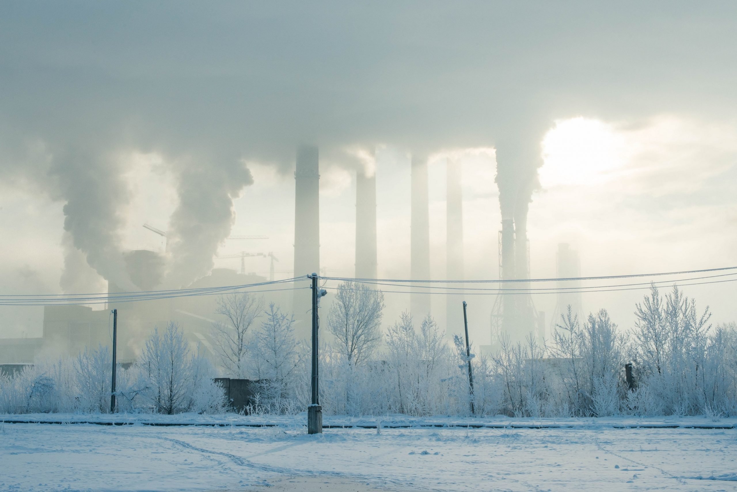 Scandal în Oltenia! Greenpeace a descoperit că planul de decarbonare de 1,3 mld. euro al Complexului Energetic Oltenia crește emisiile de CO2 în loc să le reducă UPDATE