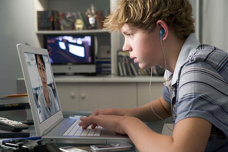 Noua strategie europeană cu privire la navigarea pe internet a copiilor. Ce vizează