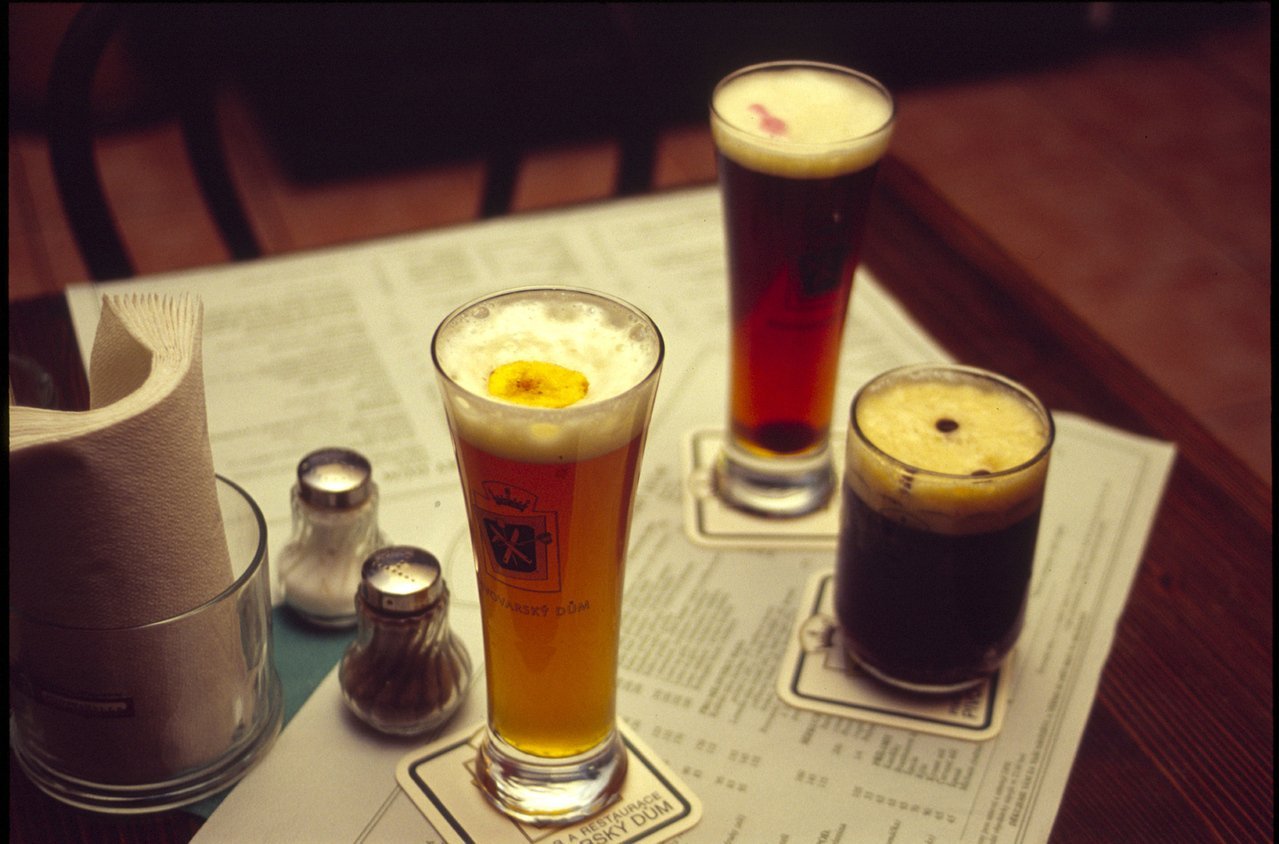Românii beau mai puțină bere: scădere de 10% în prima parte a anului