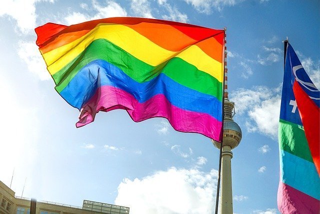 A crescut numărul americanilor care se identifică ca aparținând comunității LGBTQ
