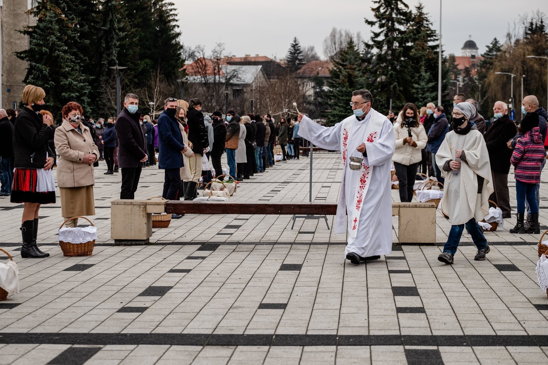 Procesiunea solemnă cu Preasfântul Sacrament – duminică, în Capitală