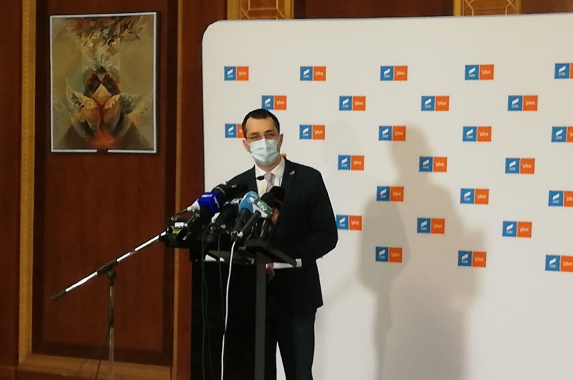 Vlad Voiculescu se opune testării din bani publici: „Nu e rezonabil ca românii să plătească refuzul cuiva de a se vaccina”