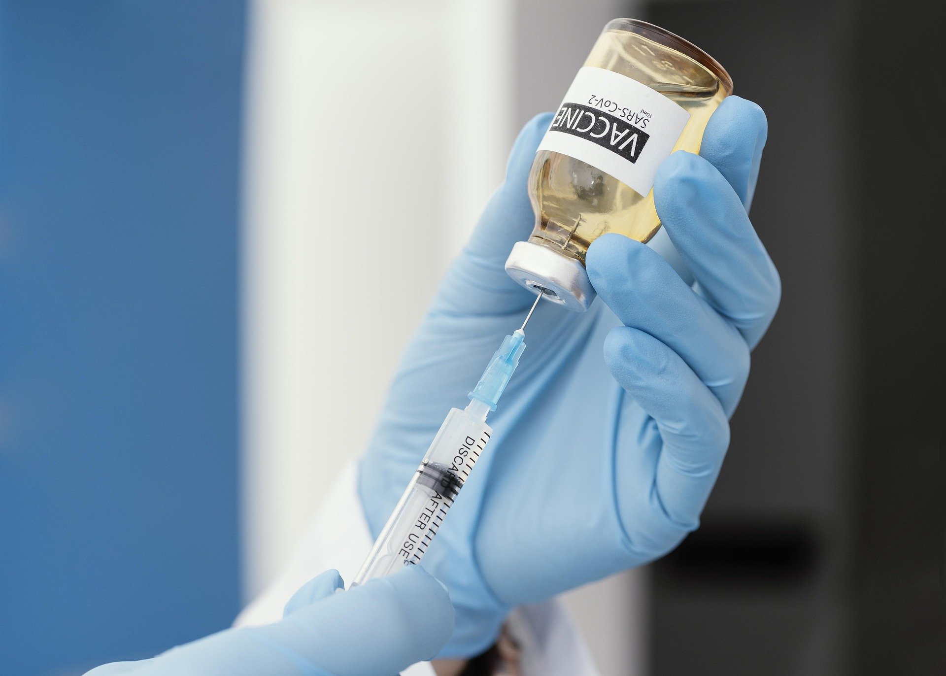 Vaccinarea anti-COVID devine obligatorie pentru cadrele medicale din Ungaria