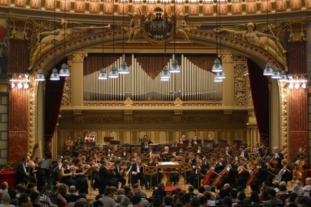 Filarmonica română: Muzică de Brahms şi Ceaikovski în Săptămâna Patimilor