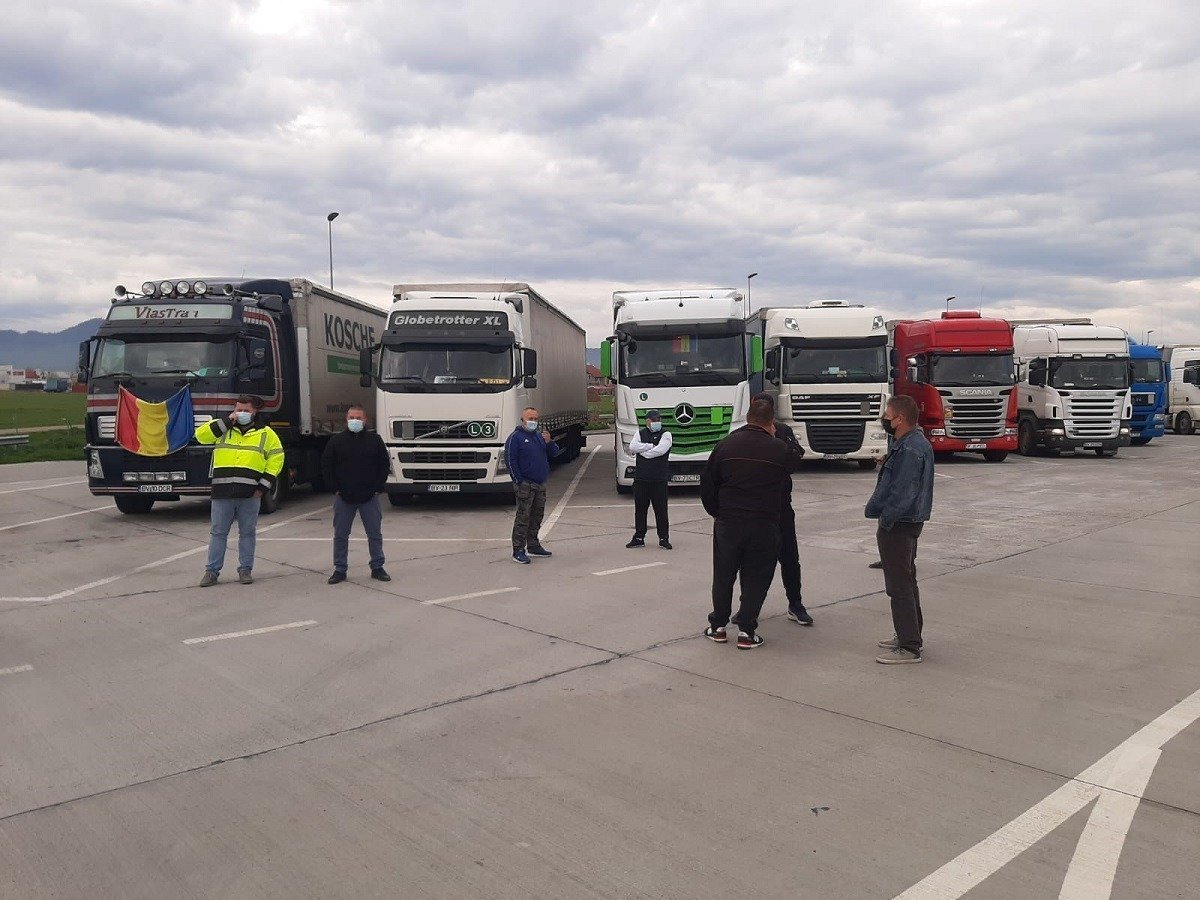 Protest spontan al transportatorilor de mărfuri pe DN 1 A. Principala solicitare către CNAIR (Video)
