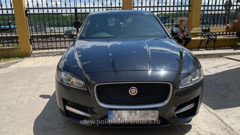 Șoferița unui Jaguar a rămas fără autoturismul de lux. Mașina, confiscată de polițiștii de frontieră din Galați
