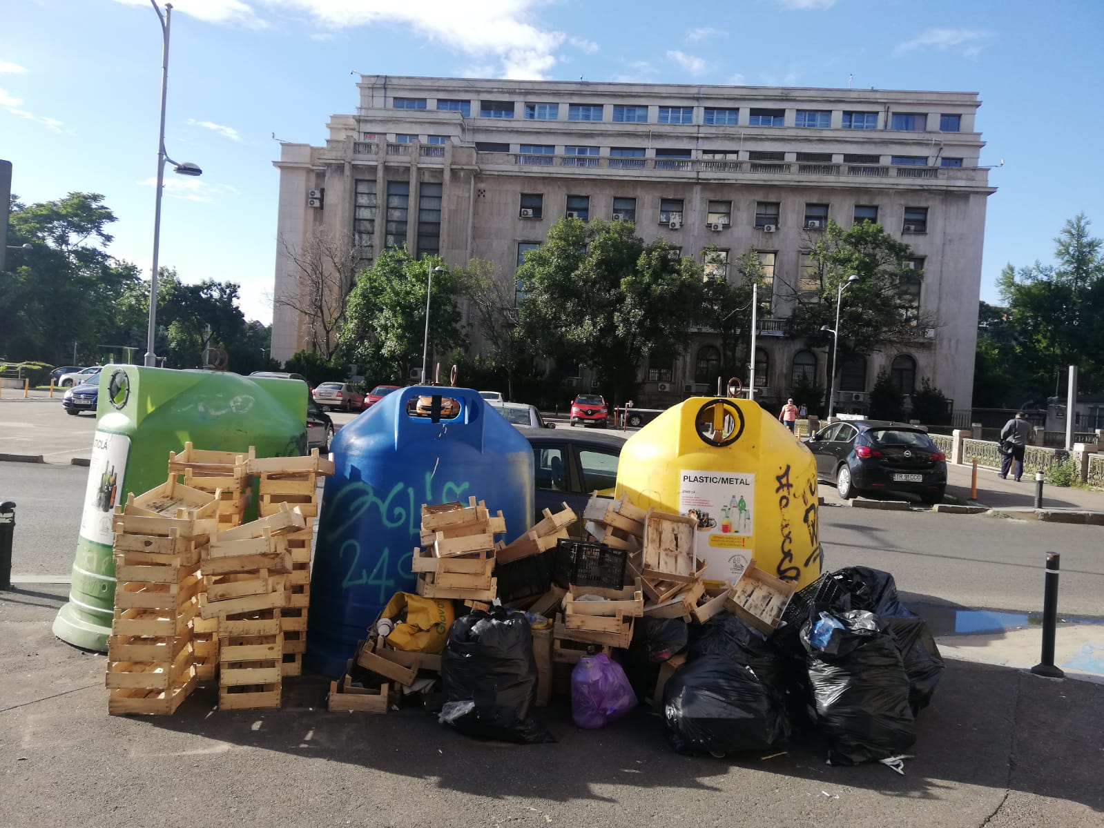Asociere între Primăria Capitalei și cele de sector pentru a soluționa problema gunoiului