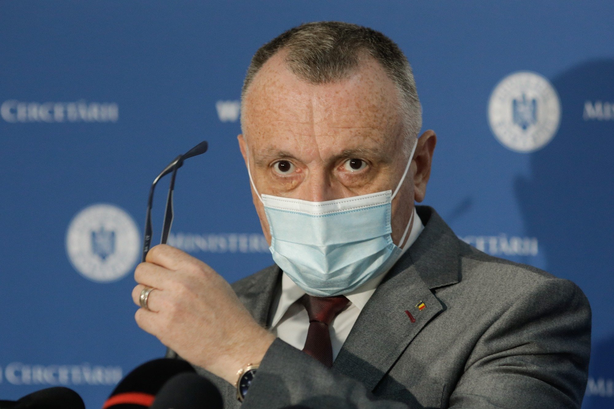 Sorin Cîmpeanu: Vom verifica cu echipe de control în toată țara modalitatea în care s-a raportat rata de vaccinare