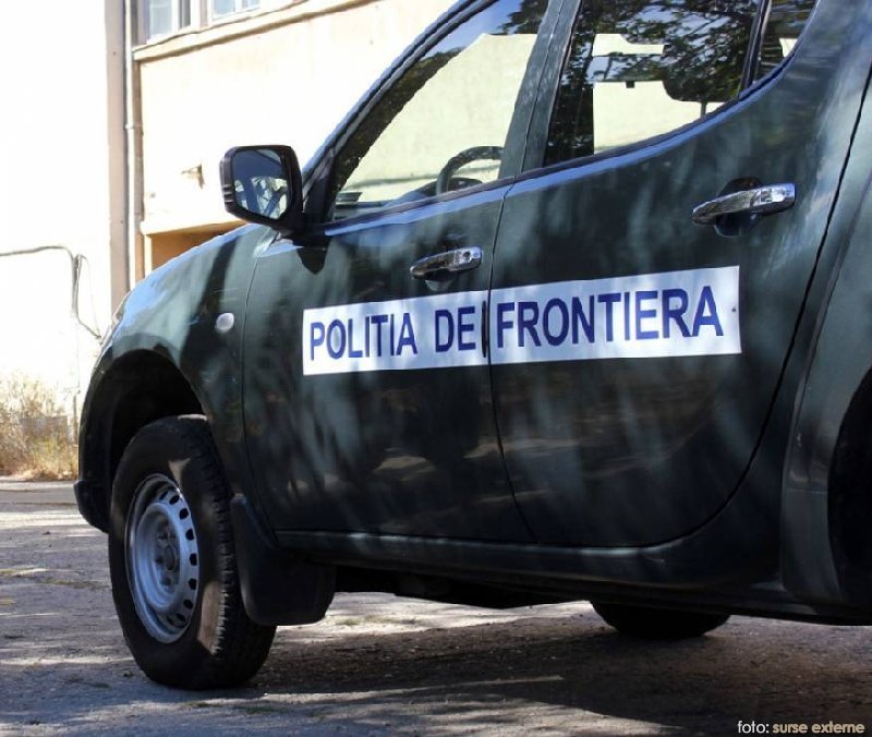 Timiș: Femeie arestată pentru că ascundea 16 migranți în garaj și alți opt în mașină