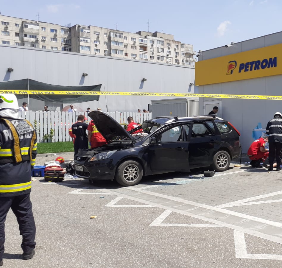 Explozie pe strada Brașov: O mașină în care se aflau doi tineri a sărit în aer / O persoană a murit