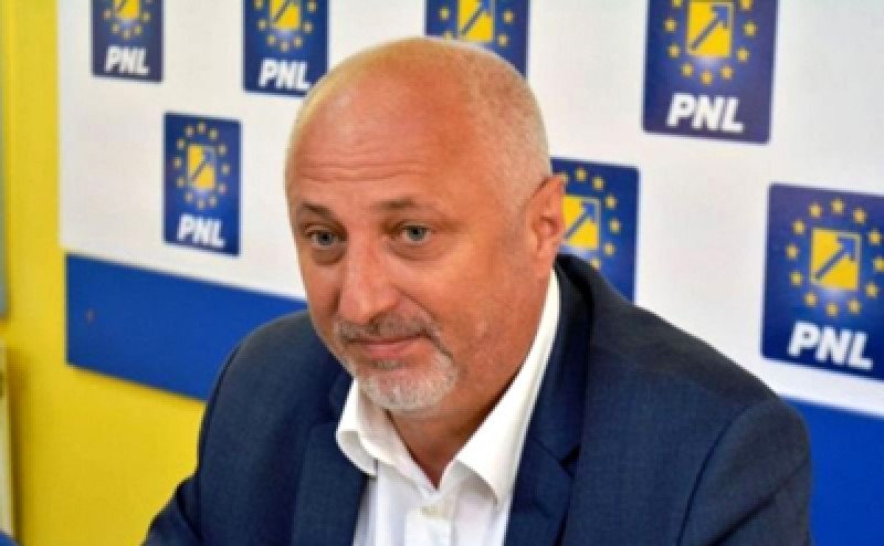 Botoşani: Deputatul Costel Şoptică l-a învins pe prefectul Dan Nechifor în competiţia pentru preşedinţia filialei PNL