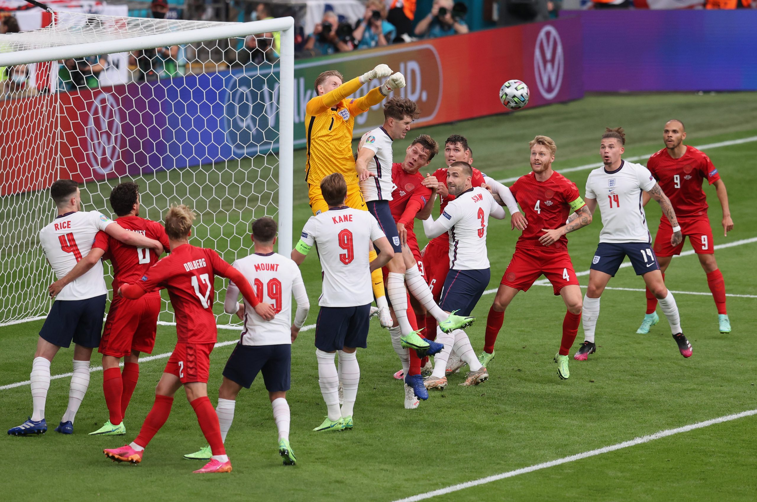 EURO 2020 | Anglia, amendată pentru incidentele produse de suporteri la meciul cu Danemarca