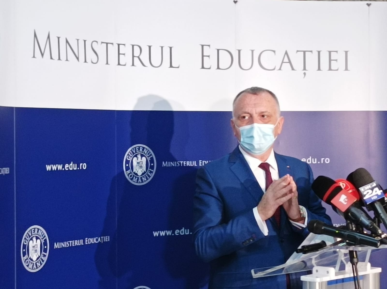 Sorin Cîmpeanu: Toate școlile se vor deschide cu prezență fizică la data de 13 septembrie. După pragul de 6 la mie, toți elevii trec în scenariul online