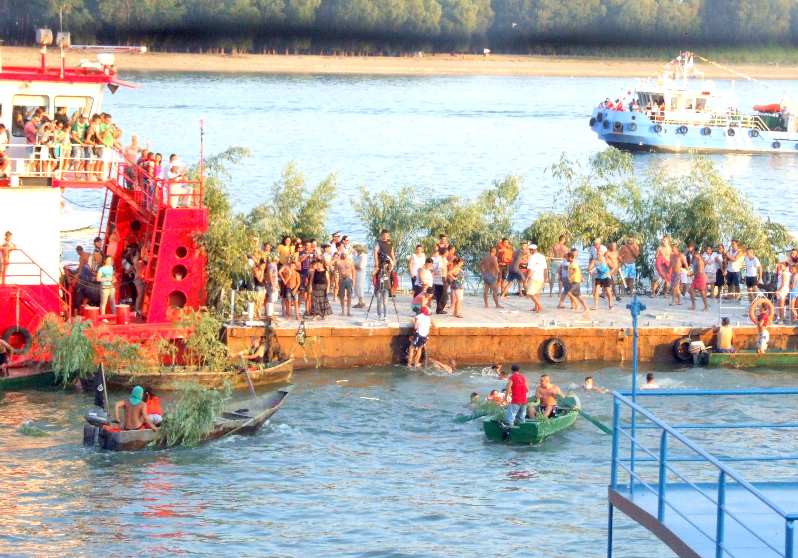 „Ziua Marinei”, sărbătorită cazon, fără „Neptun – Zeul Mărilor” și tradiționalele jocuri marinărești (FOTO)