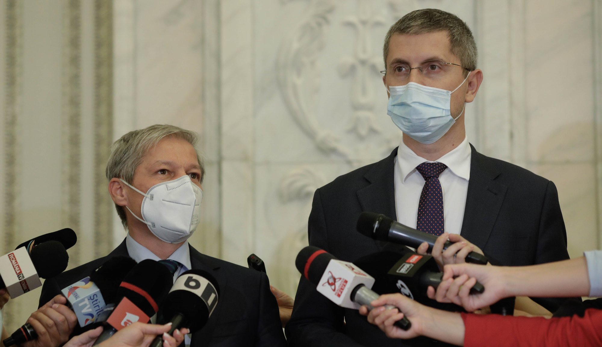 Cioloș: Avem mandat să solicităm în coaliție demisia premierului. Dacă nu, depunem moțiune