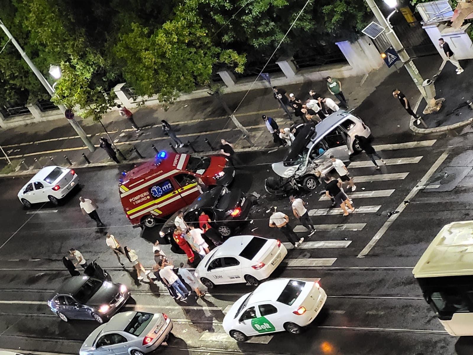 Accident pe Șoseaua Olteniței din Capitală, două mașini avariate grav (Foto)