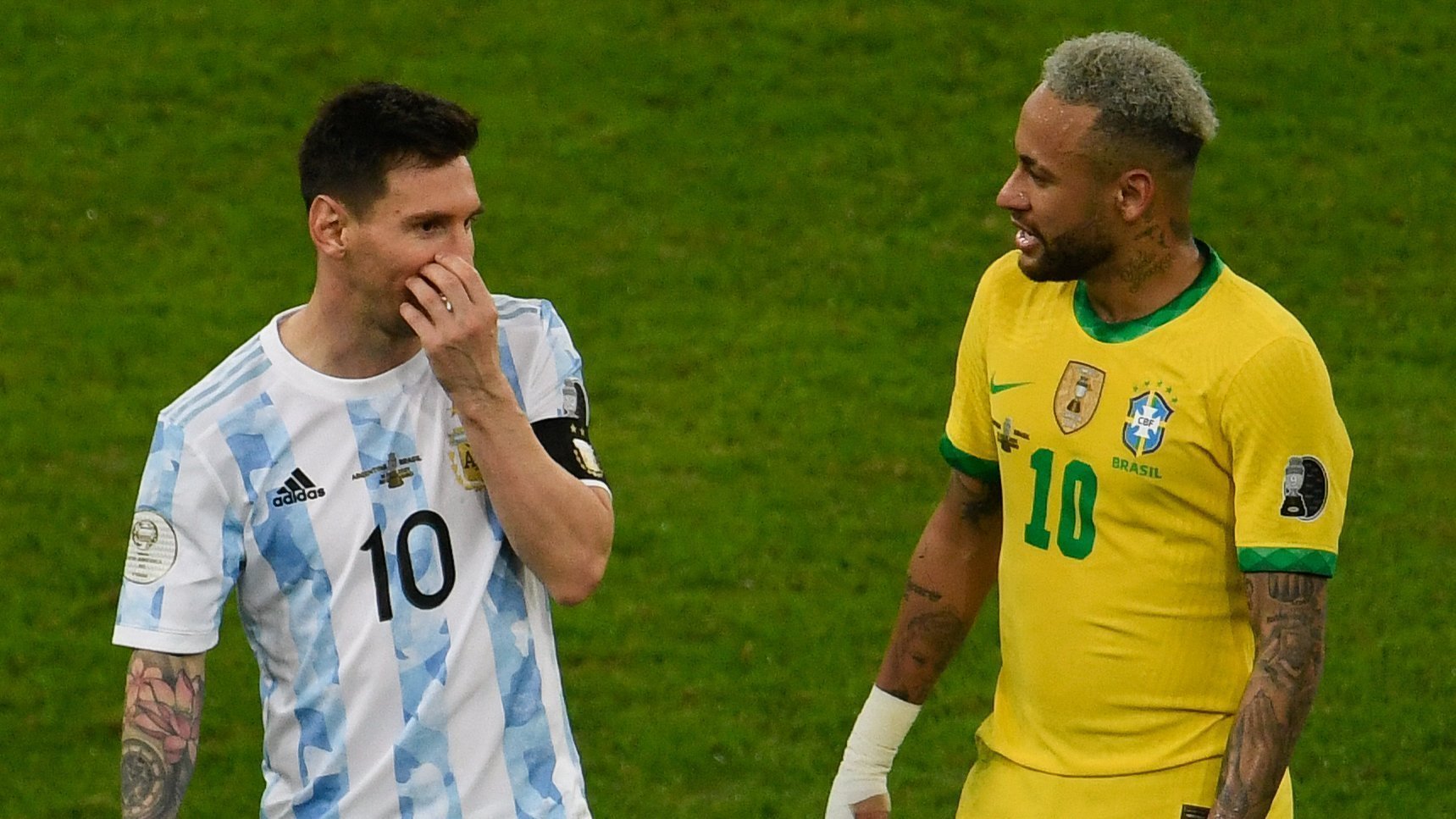 Prelimnarii CM 2022: Meciul Brazilia – Argentina a fost suspendat, după ce oficiali din sănătate au pătruns pe teren (Video)