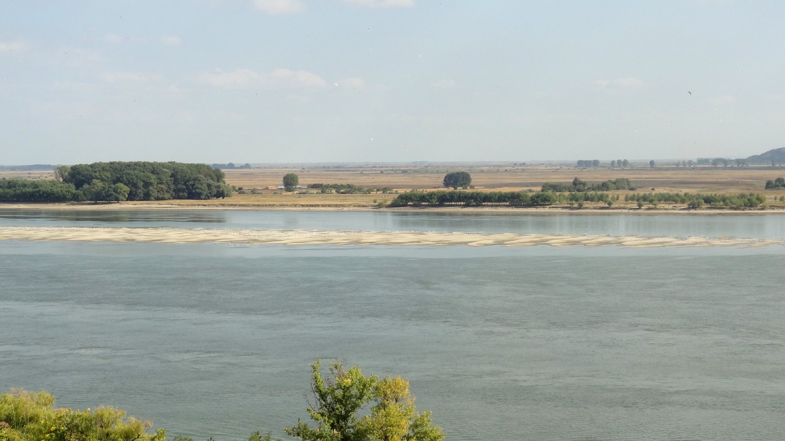 Autorităţi centrale şi locale din Bucureşti-Ilfov şi specialişti au discutat, luni, despre măsuri privind protecţia apelor