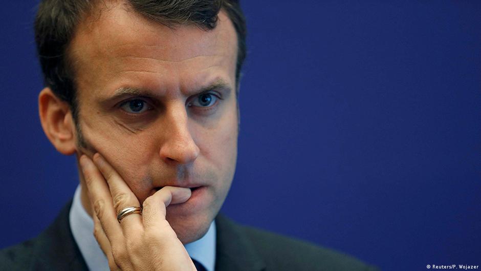 Președintele Macron, acuzat de „cinism pueril”
