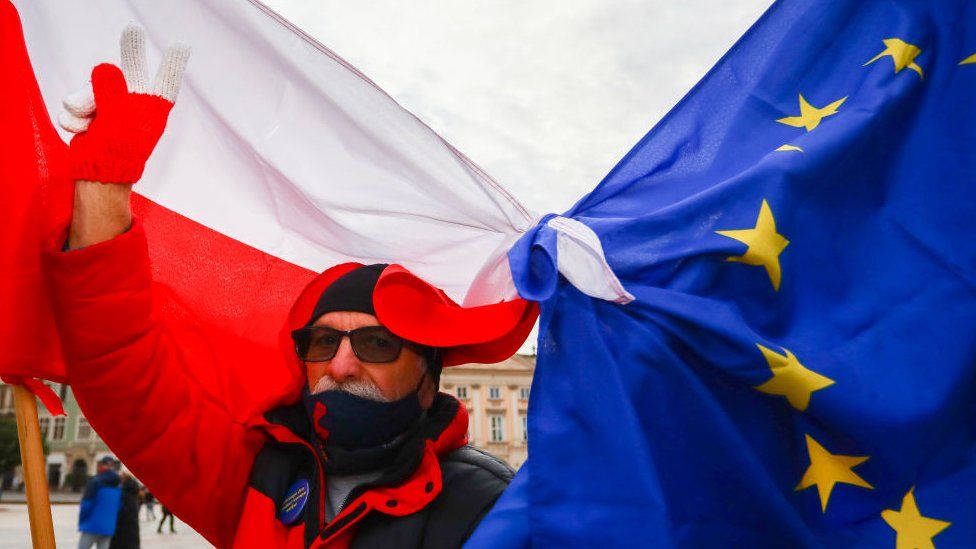 Problema „Polexit”: Zeci de mii de polonezi au ieşit la proteste