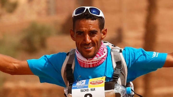 El a câştigat Maratonul Nisipurilor – una dintre cele mai periculoase competiţii din lume (VIDEO)