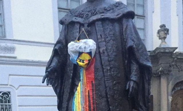 Ce s-a întâmplat cu bărbatul care a vandalizat statuia baronului von Brukenthal din Sibiu