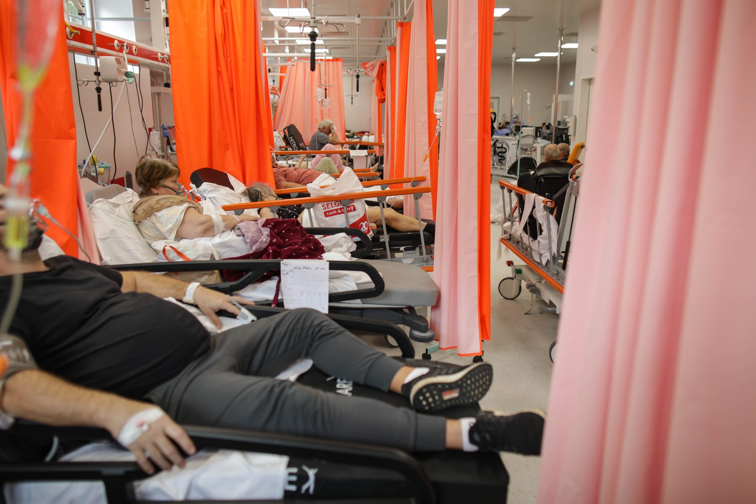 Spitalului Județean Târgu Jiu: Toate paturile destinate pacienților Covid-19 sunt ocupate