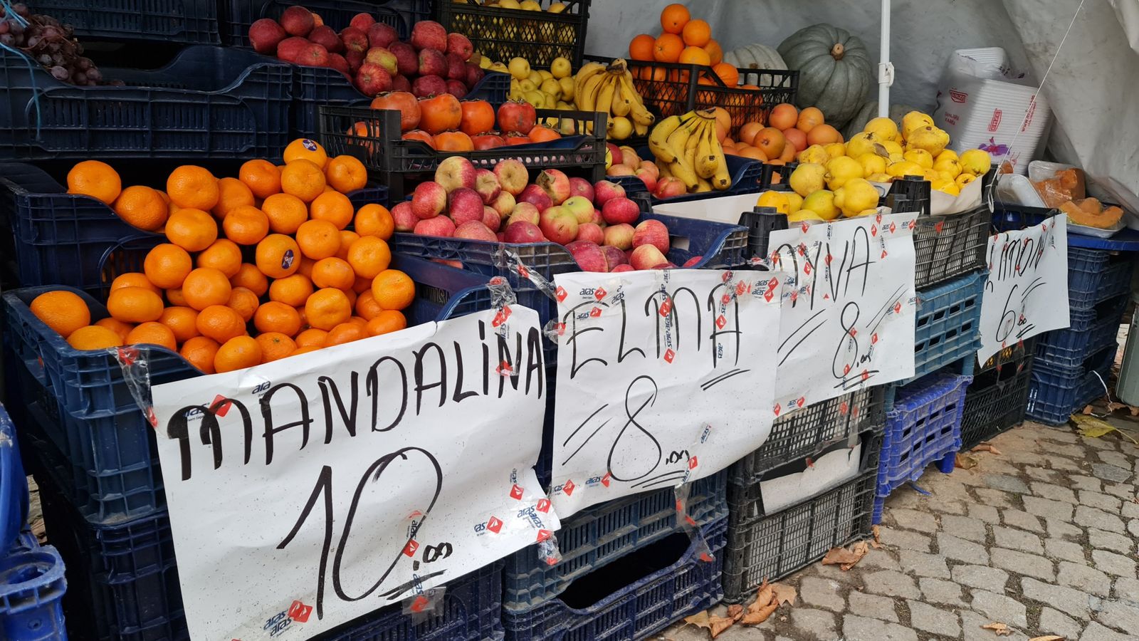 Panică în Turcia: Produsele de import se scumpesc chiar și de la o oră la alta (VIDEO)