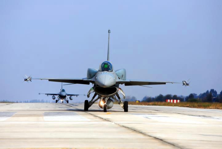 Biden a decis. Americanii nu vor trimite avioane F-16 ucrainenilor